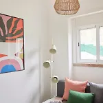 Light-filled & Renovated Apartment, By Timecooler شقة