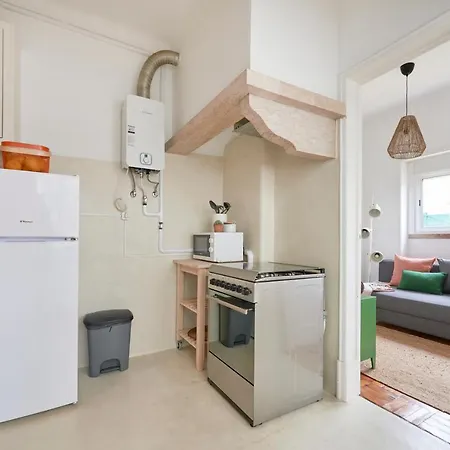 Light-filled & Renovated Apartment, By Timecooler