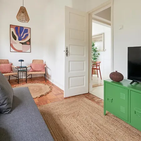 Light-filled & Renovated Apartment, By Timecooler Appartement