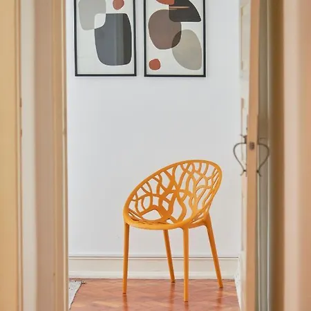 Light-filled & Renovated Apartment, By Timecooler Daire *