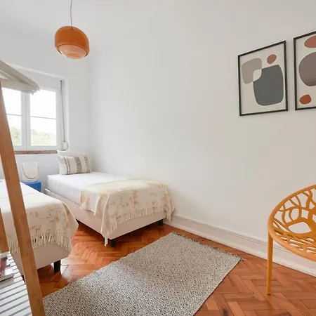 Light-filled & Renovated Apartment, By Timecooler Daire *