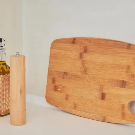 Light-filled & Renovated Apartment, By Timecooler