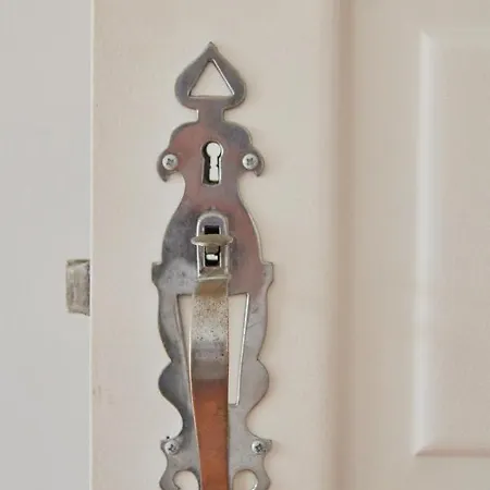 Light-filled & Renovated Apartment, By Timecooler * Lisbon