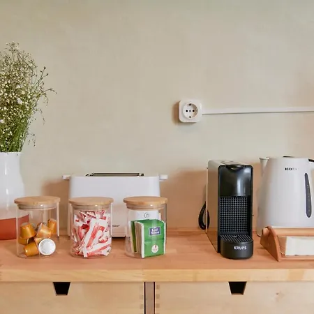 Light-filled & Renovated Apartment, By Timecooler Lisbon