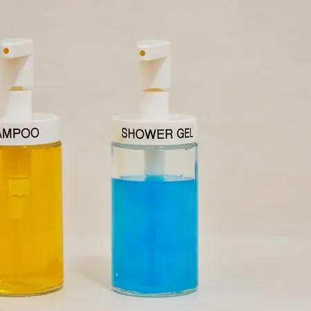 Light-filled & Renovated Apartment, By Timecooler Apartment *